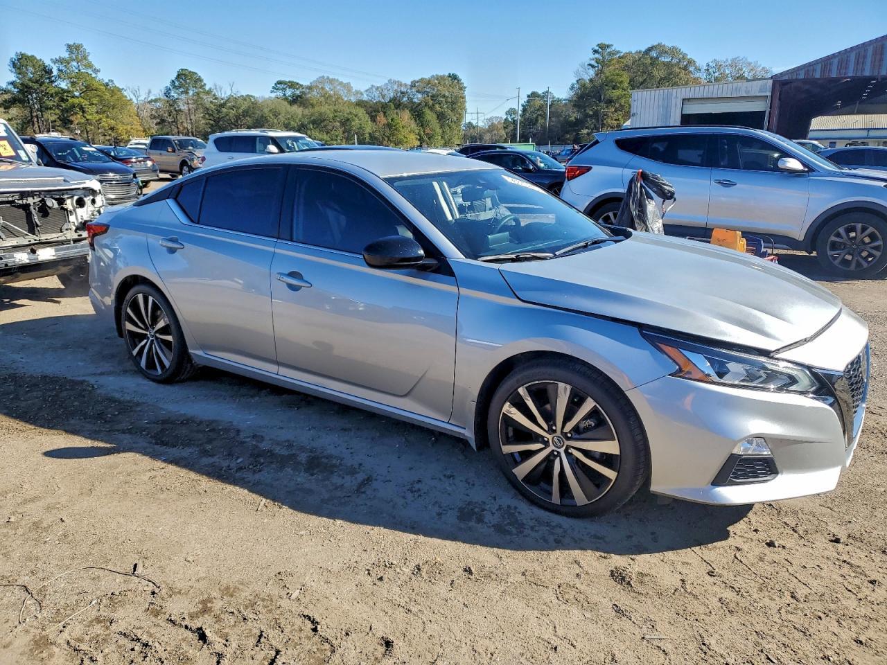 2022 Nissan Altima - zdjęcie 4
