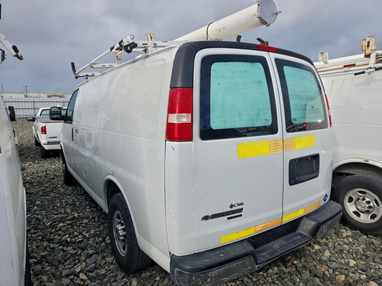 2014 Chevrolet Express G2500 - zdjęcie 2