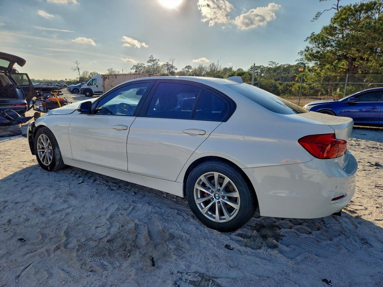 2017 BMW 320 I - zdjęcie 2