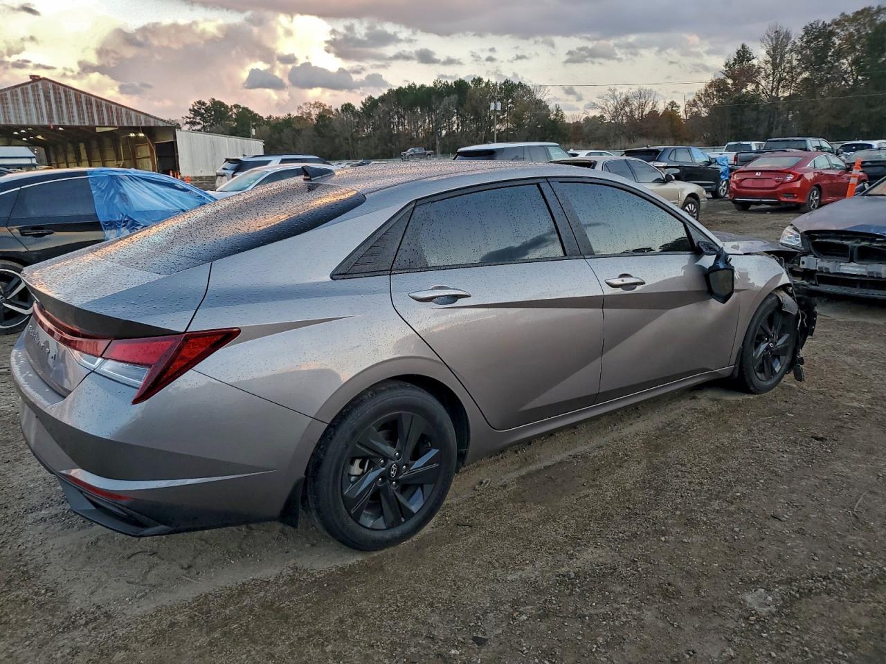 2022 Hyundai Elantra Sel - zdjęcie 3