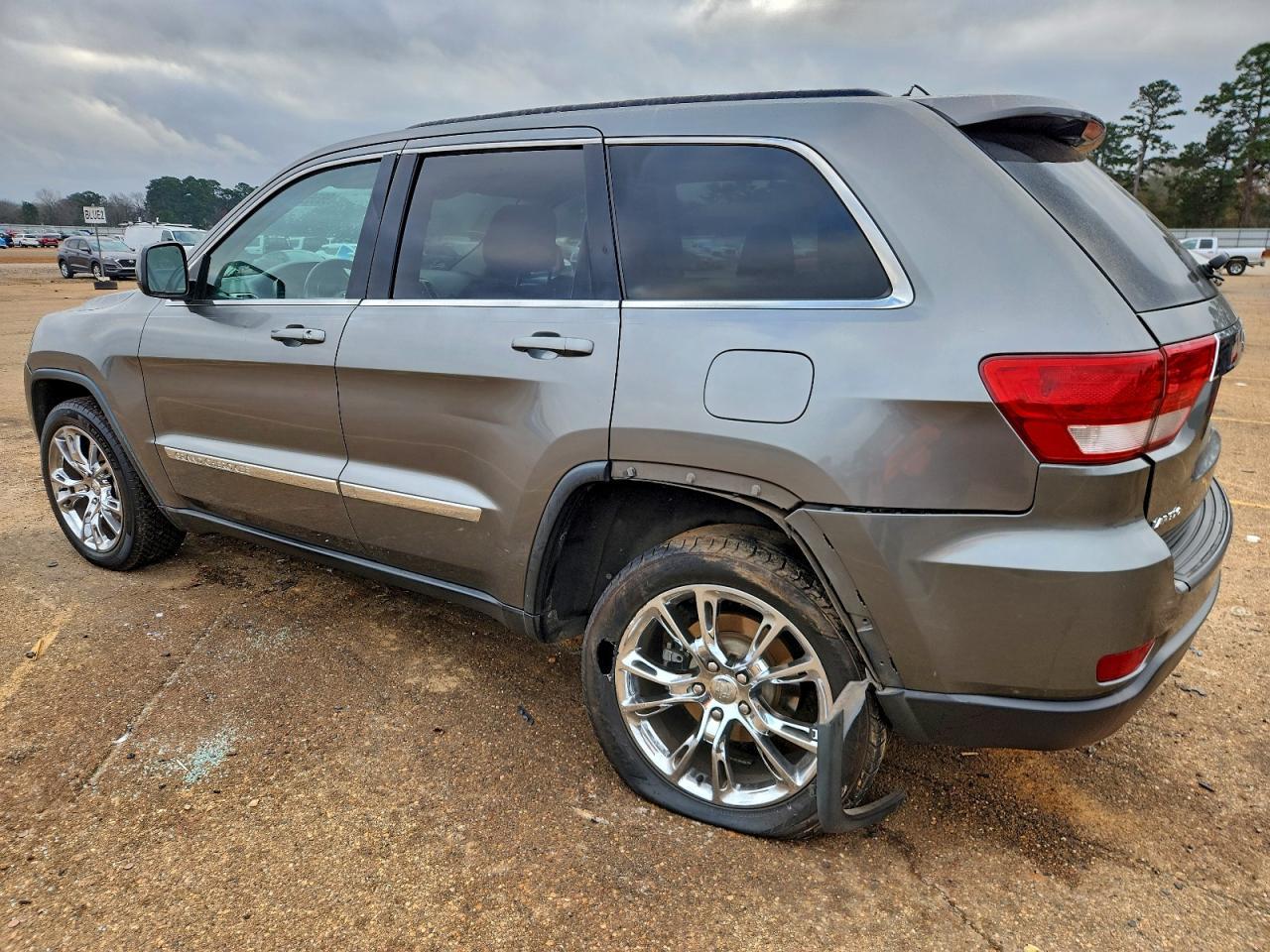 2013 Jeep Grand Cherokee Laredo - zdjęcie 2