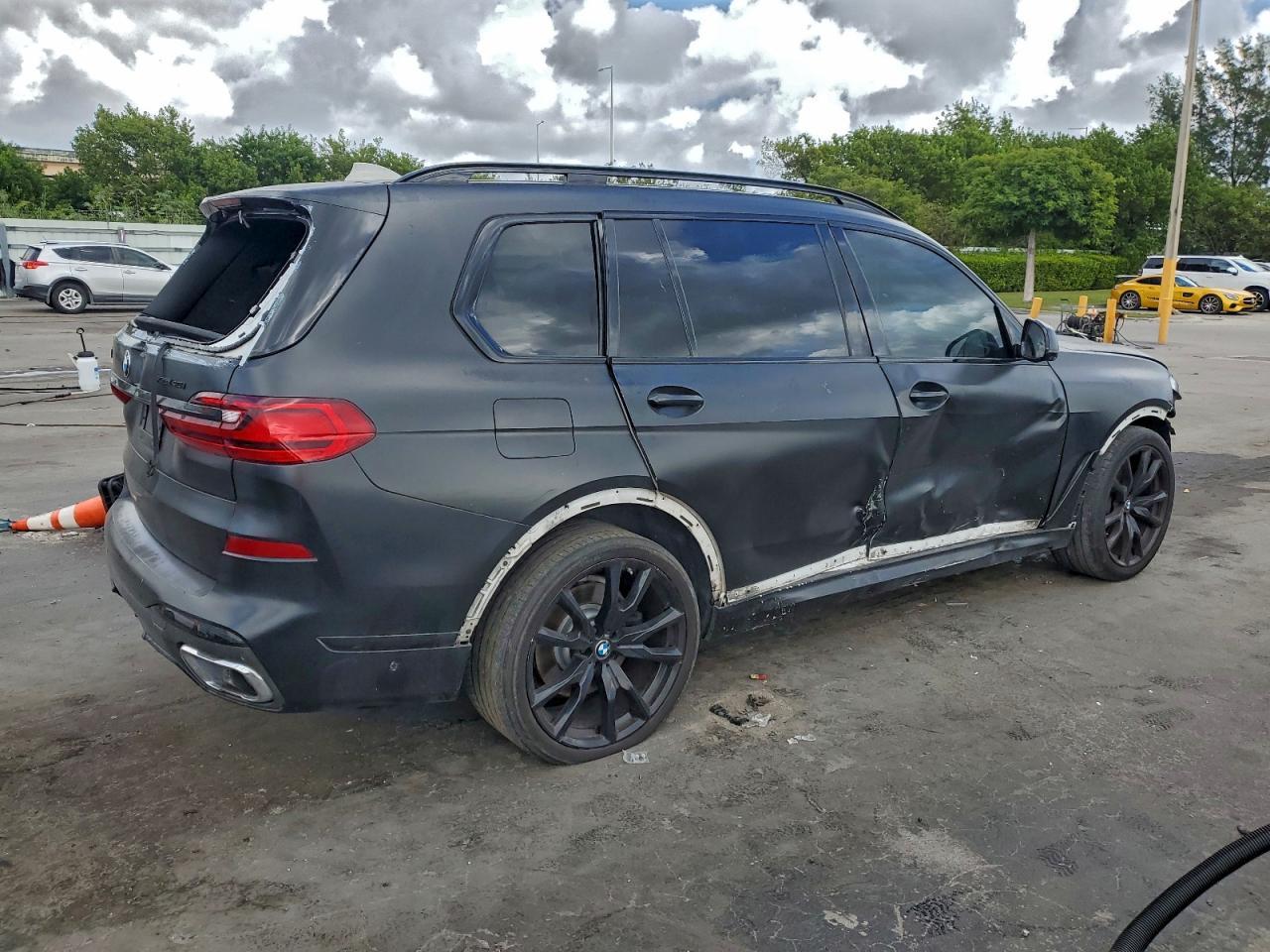 2019 BMW X7 xDrive40I - zdjęcie 3