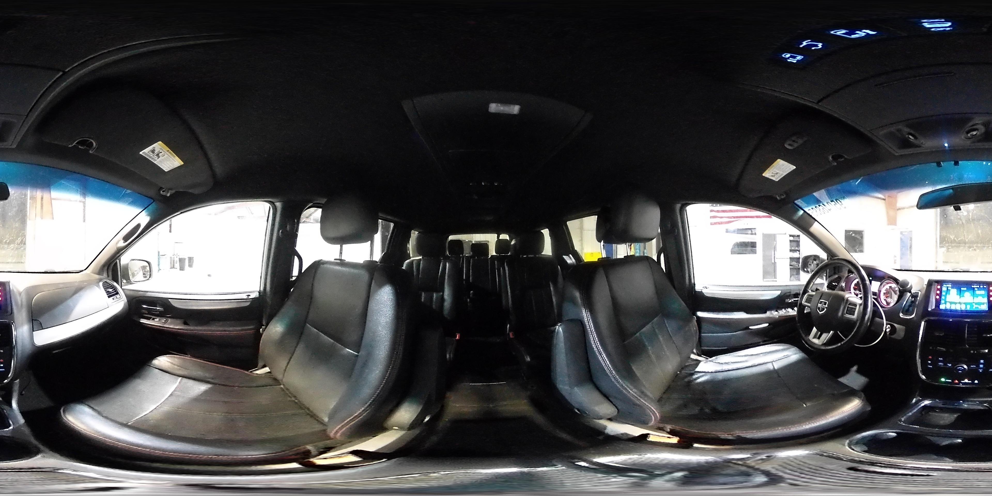 2014 Dodge Grand Caravan R/T - zdjęcie 16