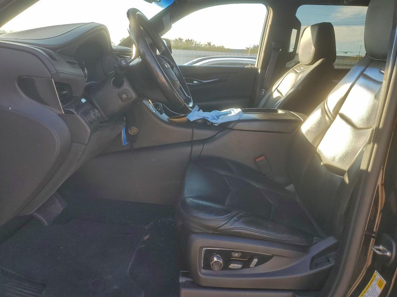2016 Cadillac Escalade Platinum - zdjęcie 7