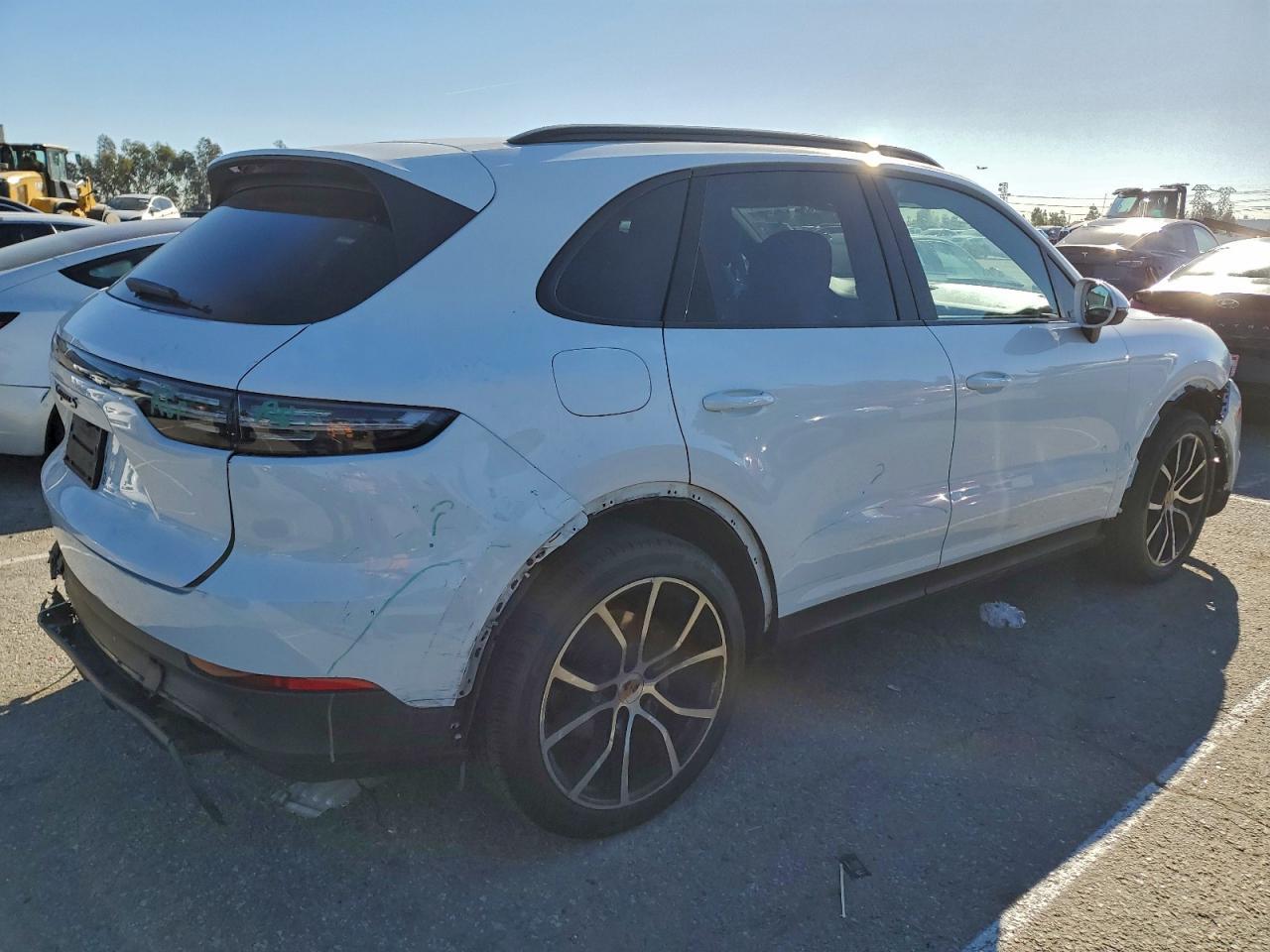 2022 Porsche Cayenne S - zdjęcie 3