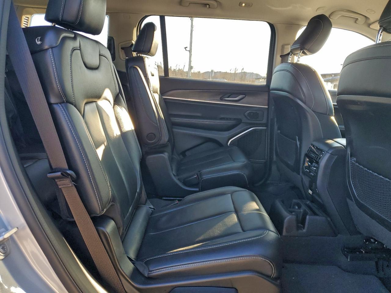 2022 Jeep Grand Cherokee - zdjęcie 11