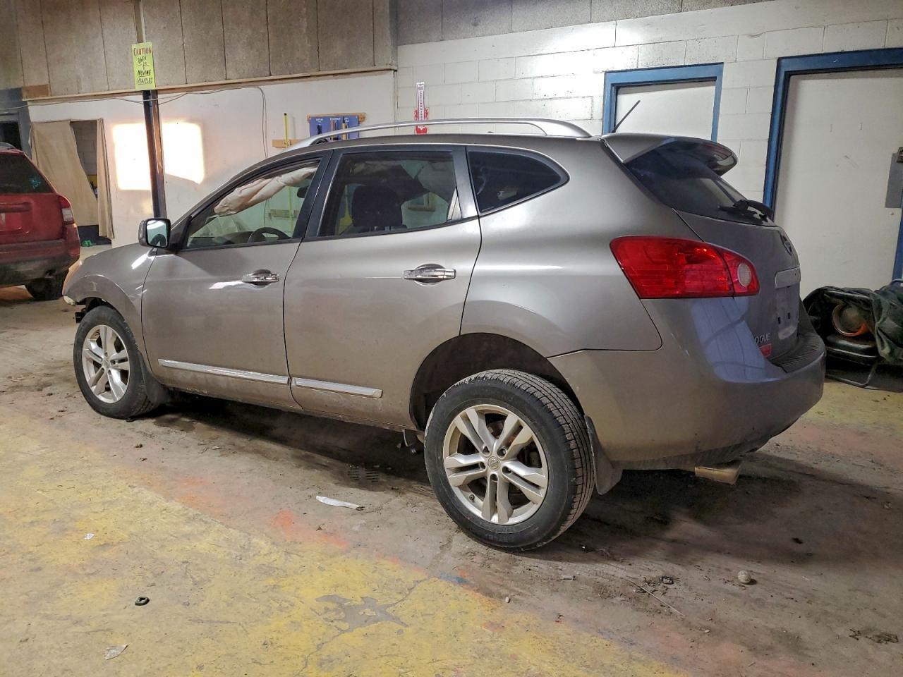 2013 Nissan Rogue S - zdjęcie 2