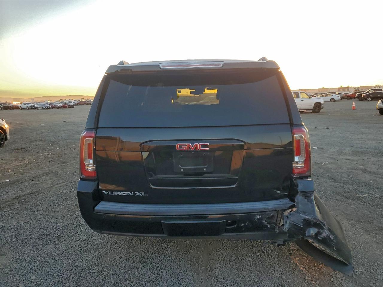 2015 GMC Yukon Xl C1500 Sle - zdjęcie 6