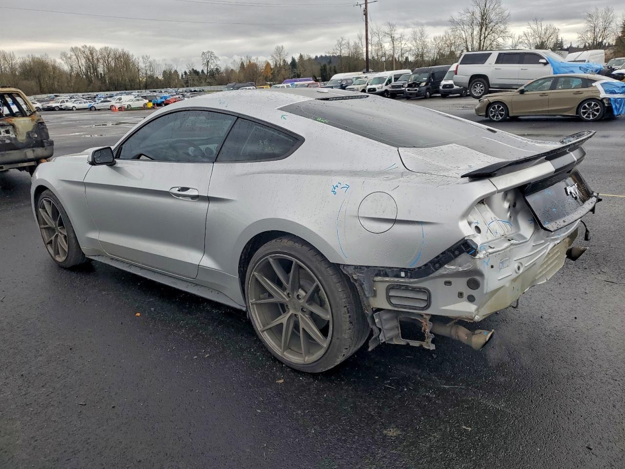 2017 Ford Mustang - zdjęcie 2