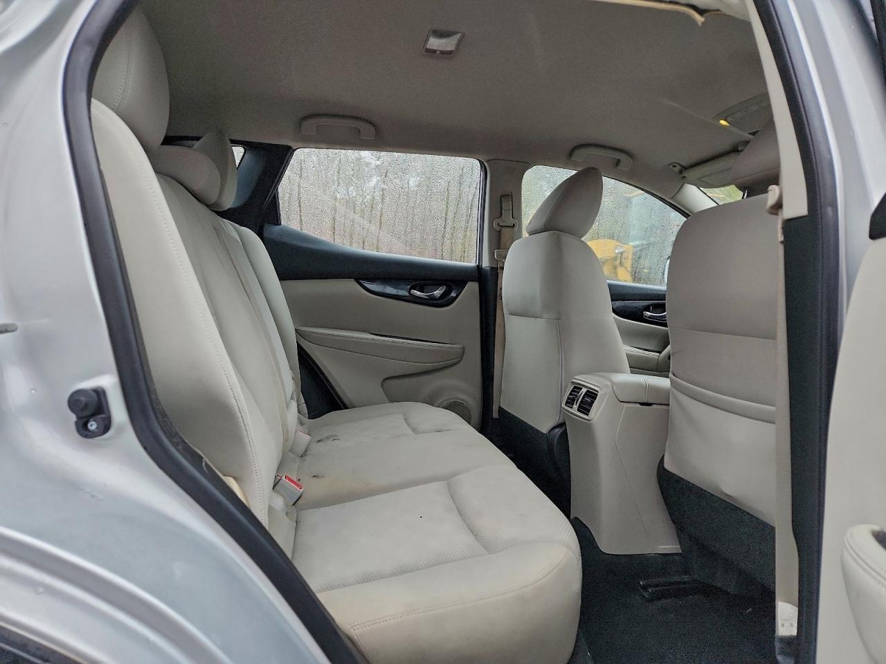 2018 Nissan Rogue Sport S - zdjęcie 11