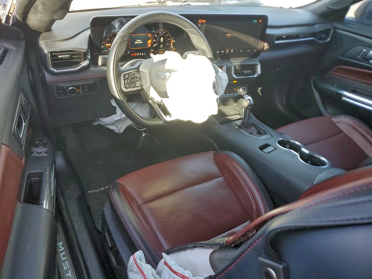 2024 Ford Mustang - zdjęcie 8