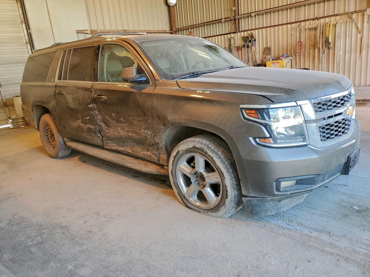 2016 Chevrolet Suburban C1500 Lt - zdjęcie 4