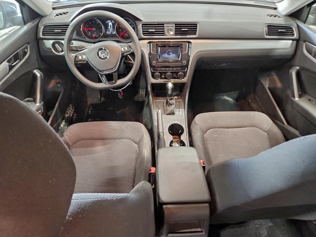 2017 Volkswagen Passat S - zdjęcie 8