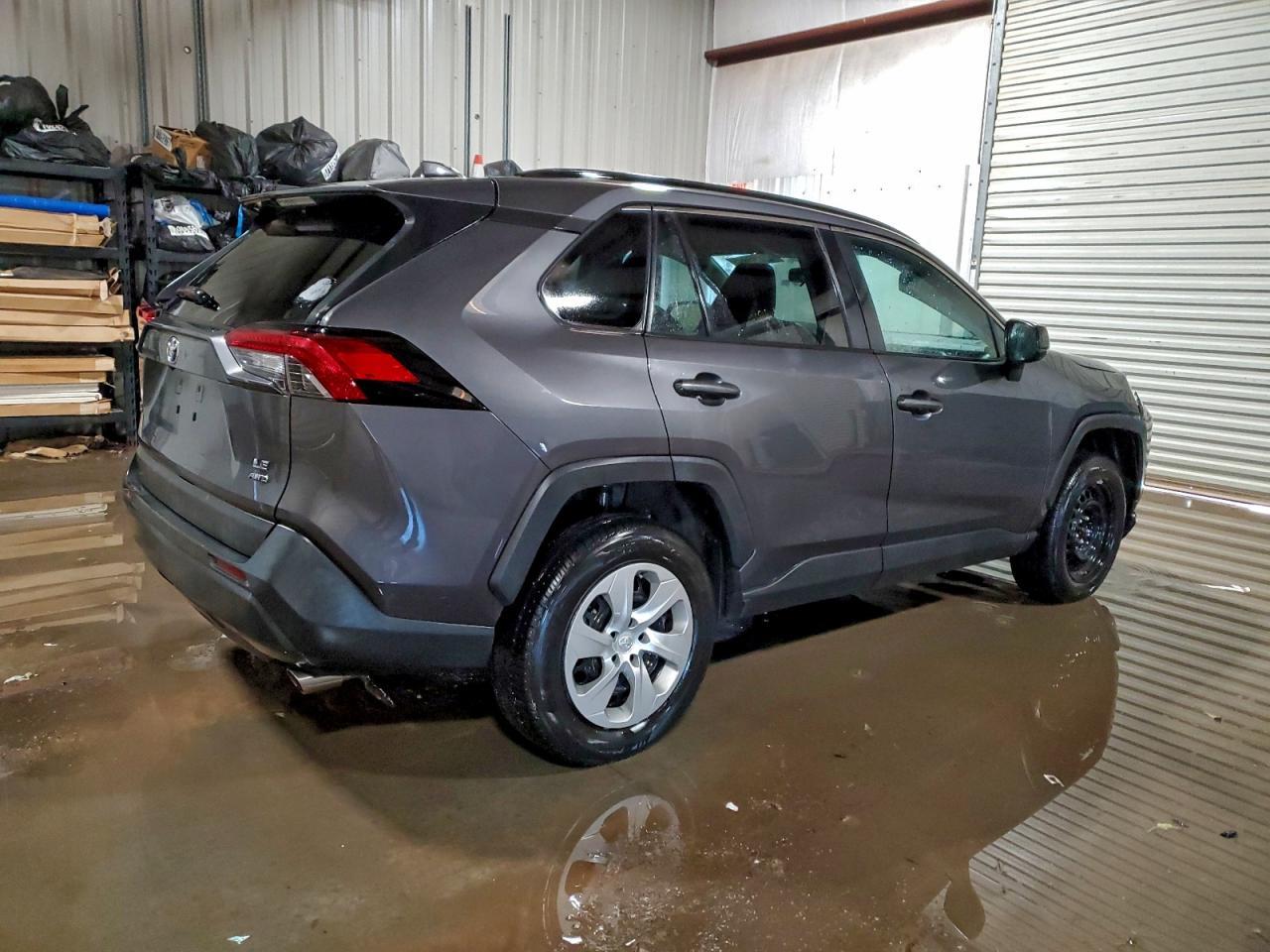 2019 Toyota Rav4 Le - zdjęcie 3