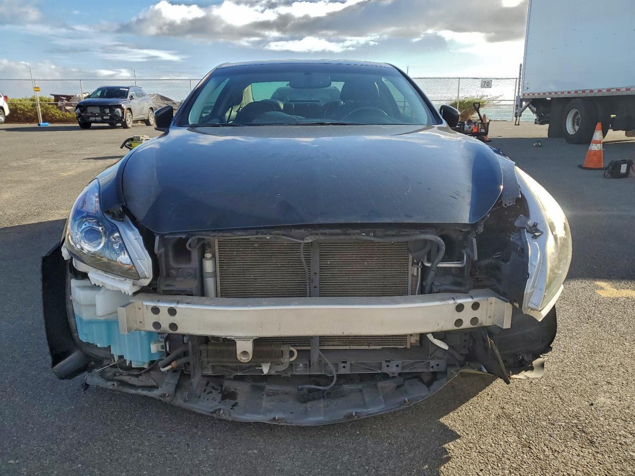 2015 Infiniti Q60 - zdjęcie 5