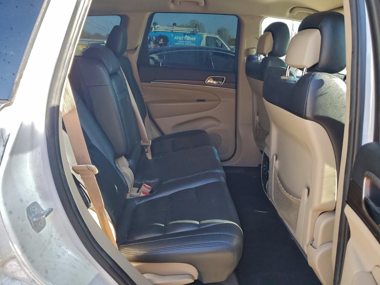 2014 Jeep Grand Cherokee Limited - zdjęcie 11