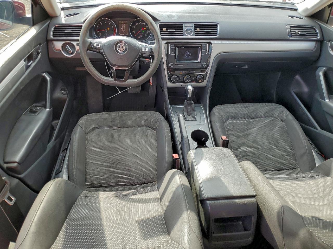 2016 Volkswagen Passat S - zdjęcie 8