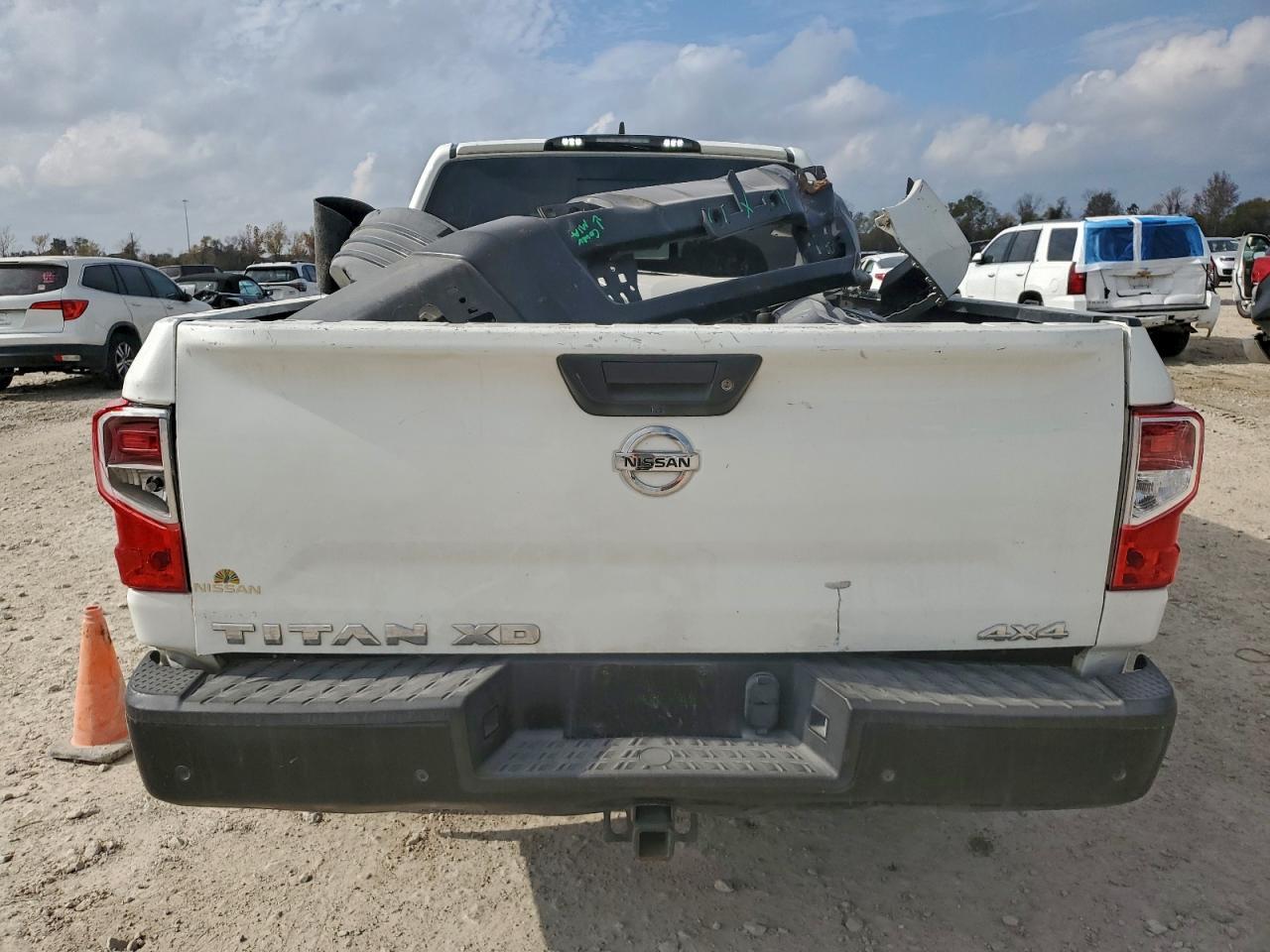 2022 Nissan Titan Xd S - zdjęcie 6