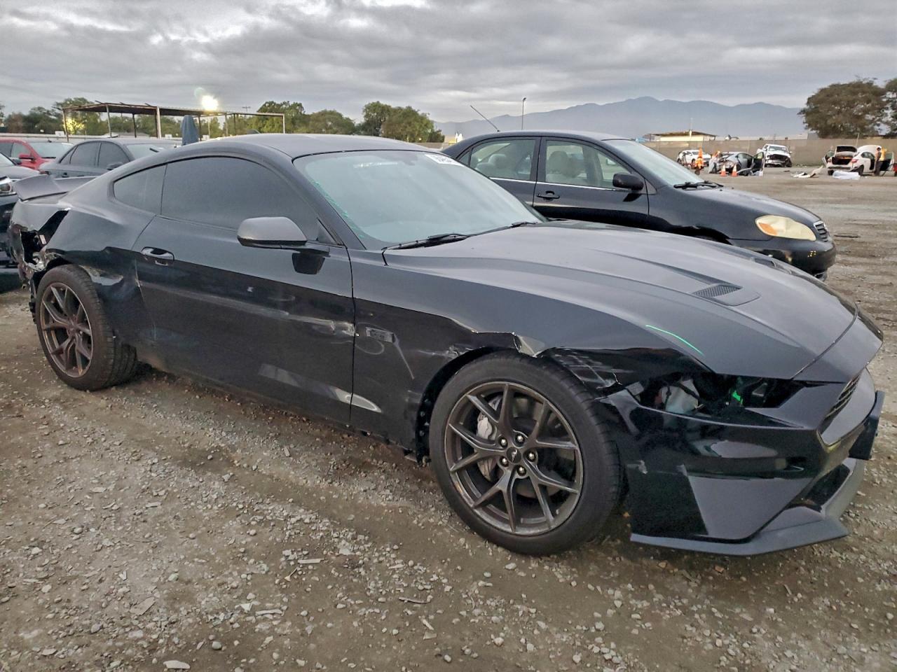 2020 Ford Mustang - zdjęcie 4