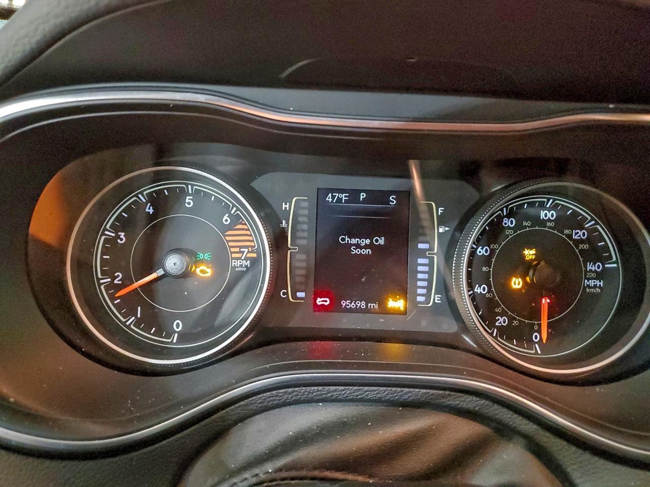 2021 Jeep Cherokee Latitude Plus - zdjęcie 9