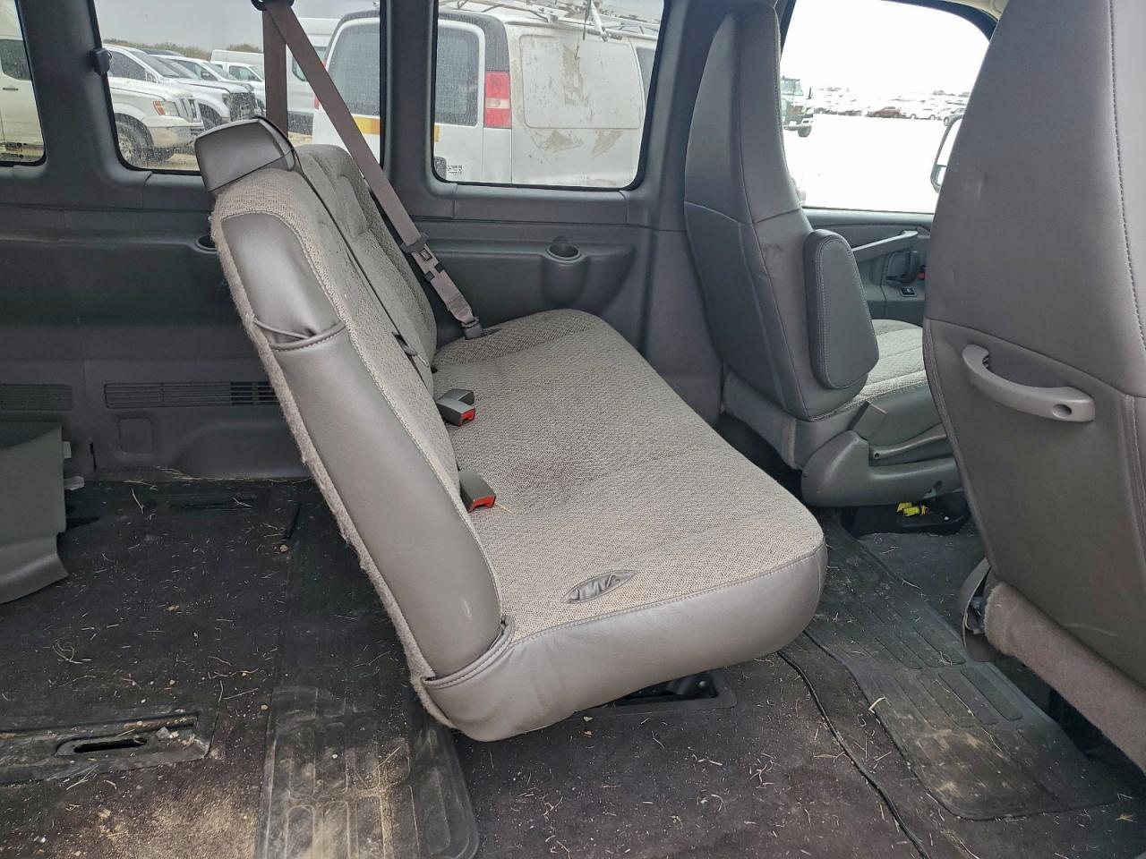 2025 Chevrolet Express G3500 Ls - zdjęcie 11