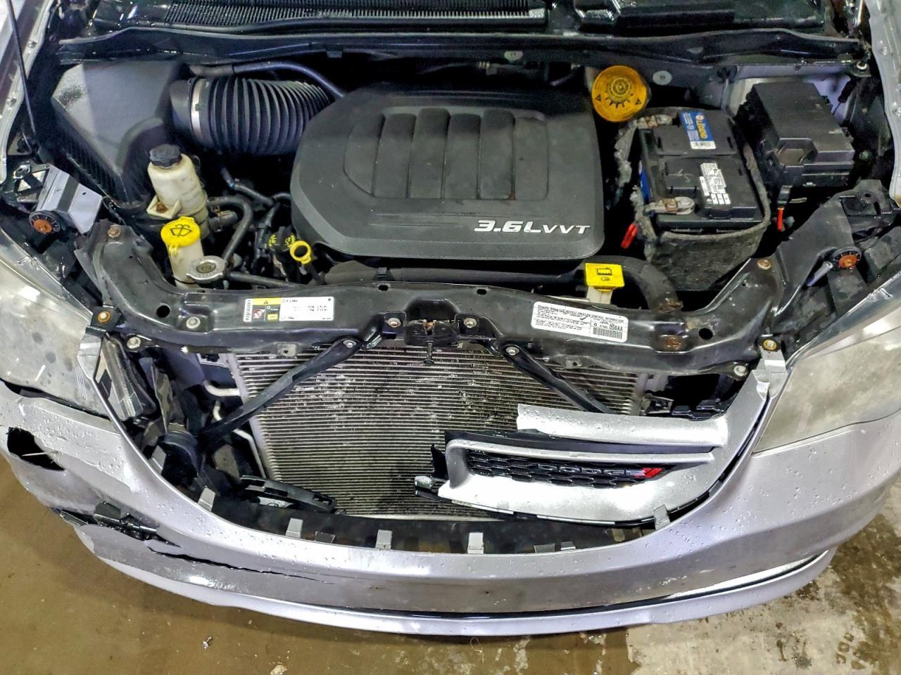 2014 Dodge Grand Caravan R/T - zdjęcie 12