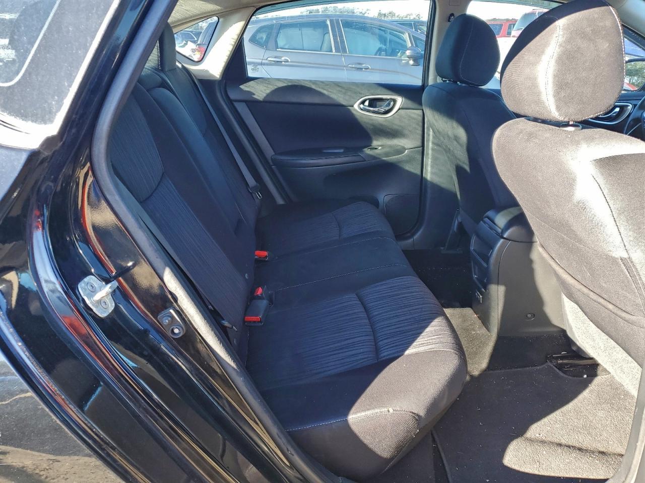 2019 Nissan Sentra S - zdjęcie 10