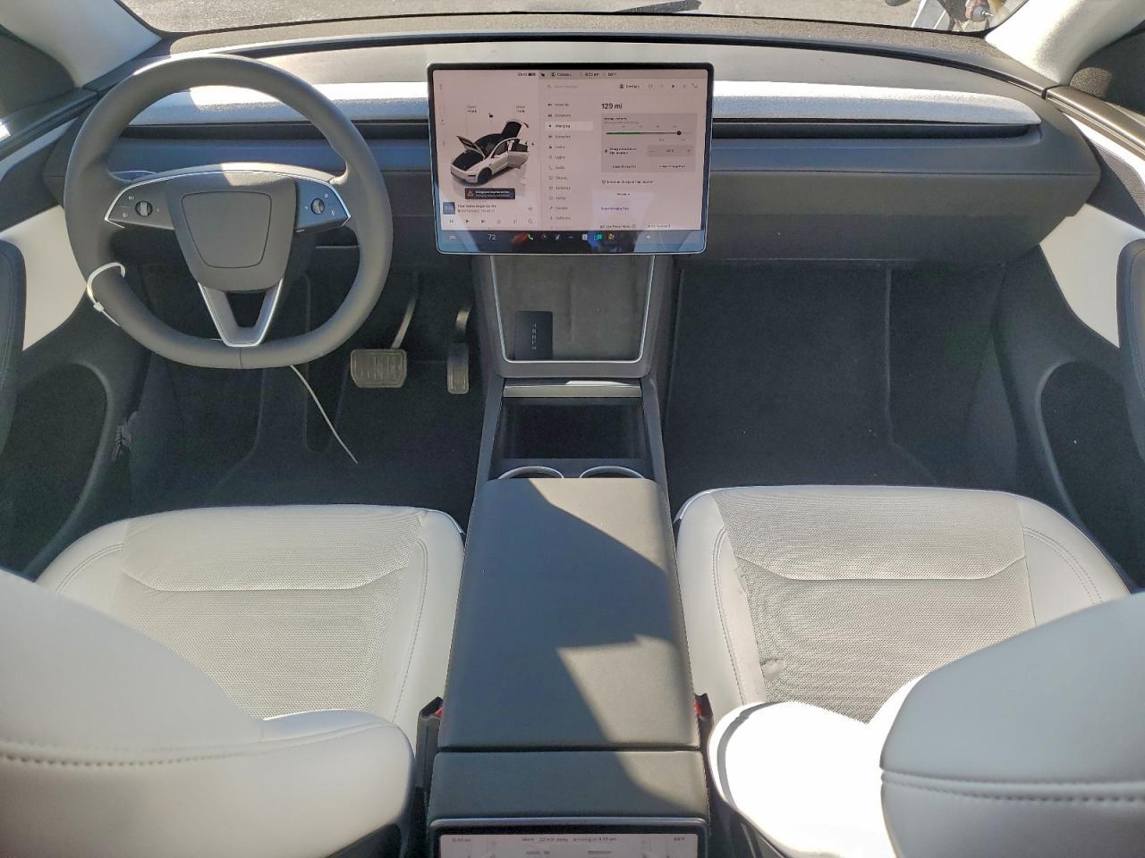 2026 Tesla Model Y - zdjęcie 8