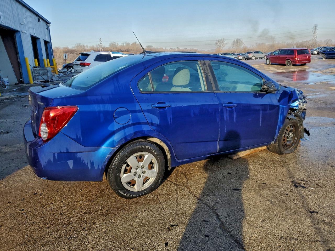 2013 Chevrolet Sonic Ls - zdjęcie 3