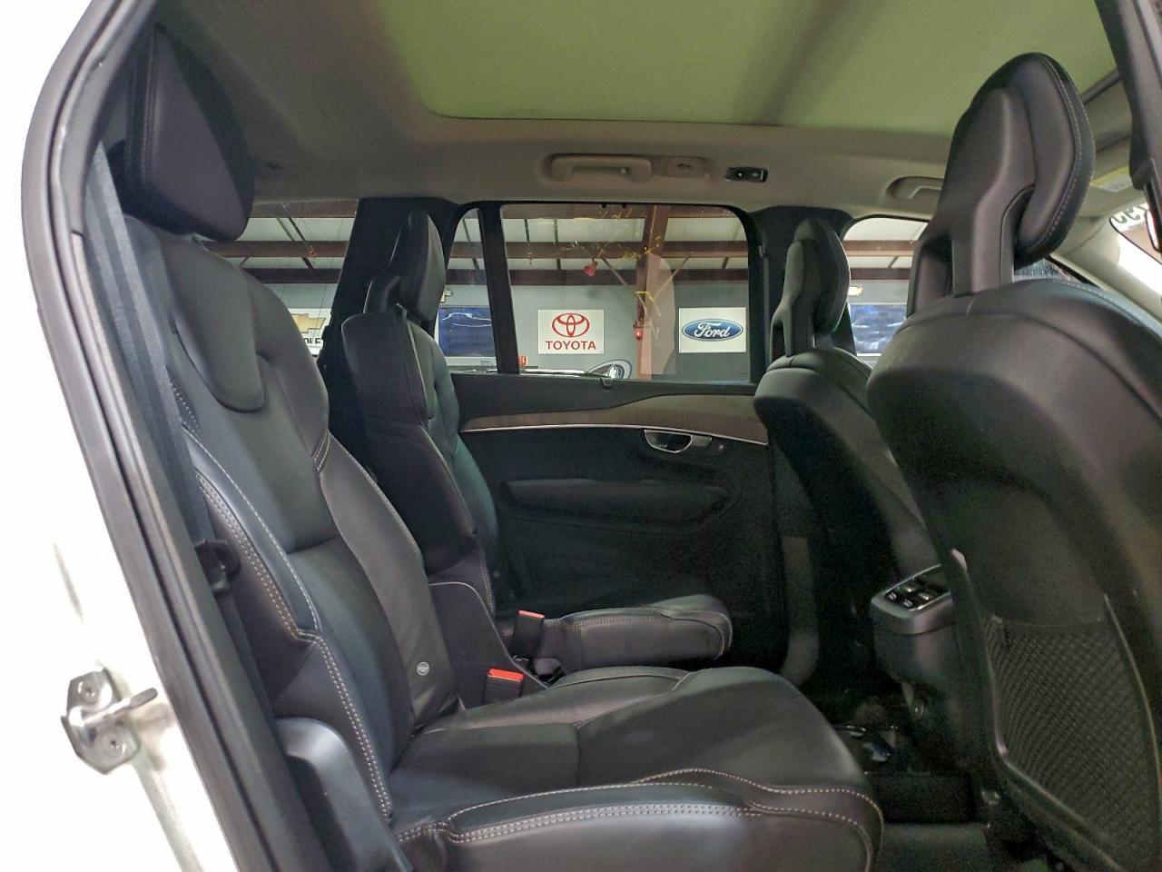 2022 Volvo XC90 - zdjęcie 11