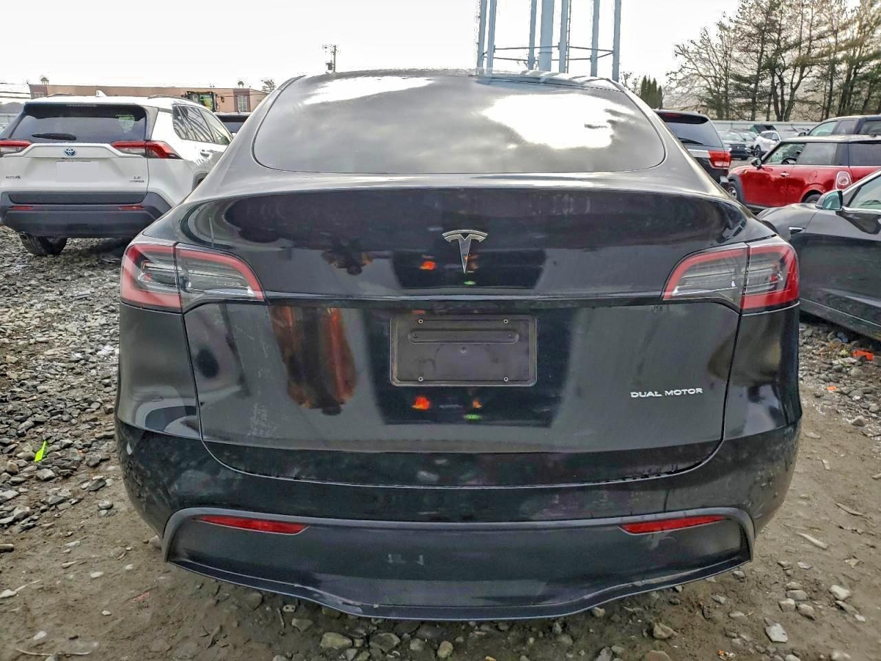 2024 Tesla Model Y - zdjęcie 6