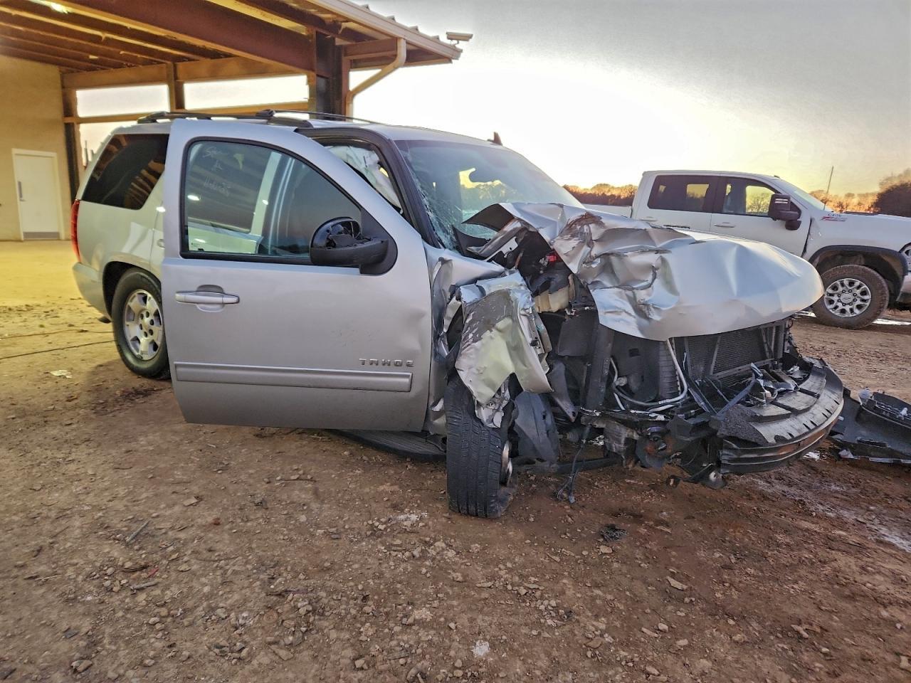 2013 Chevrolet Tahoe C1500 Ls - zdjęcie 4