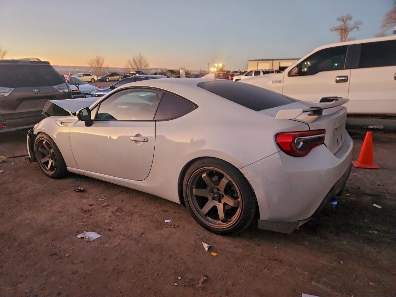 2019 Subaru Brz Premium - zdjęcie 2