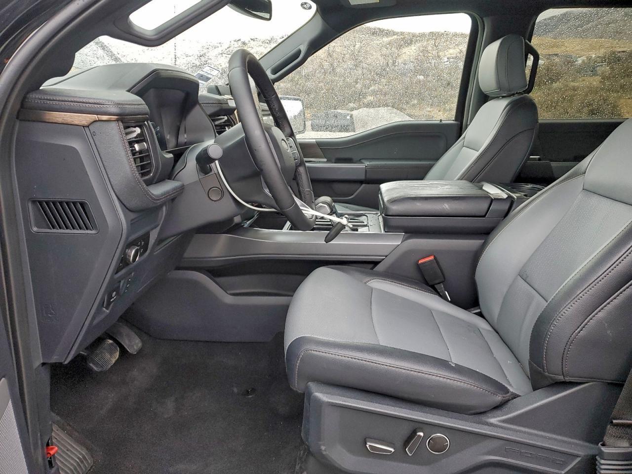 2025 Ford F150 Lightning Lariat - zdjęcie 7