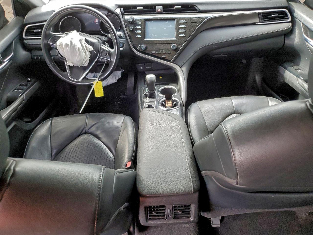 2018 Toyota Camry Xse - zdjęcie 8