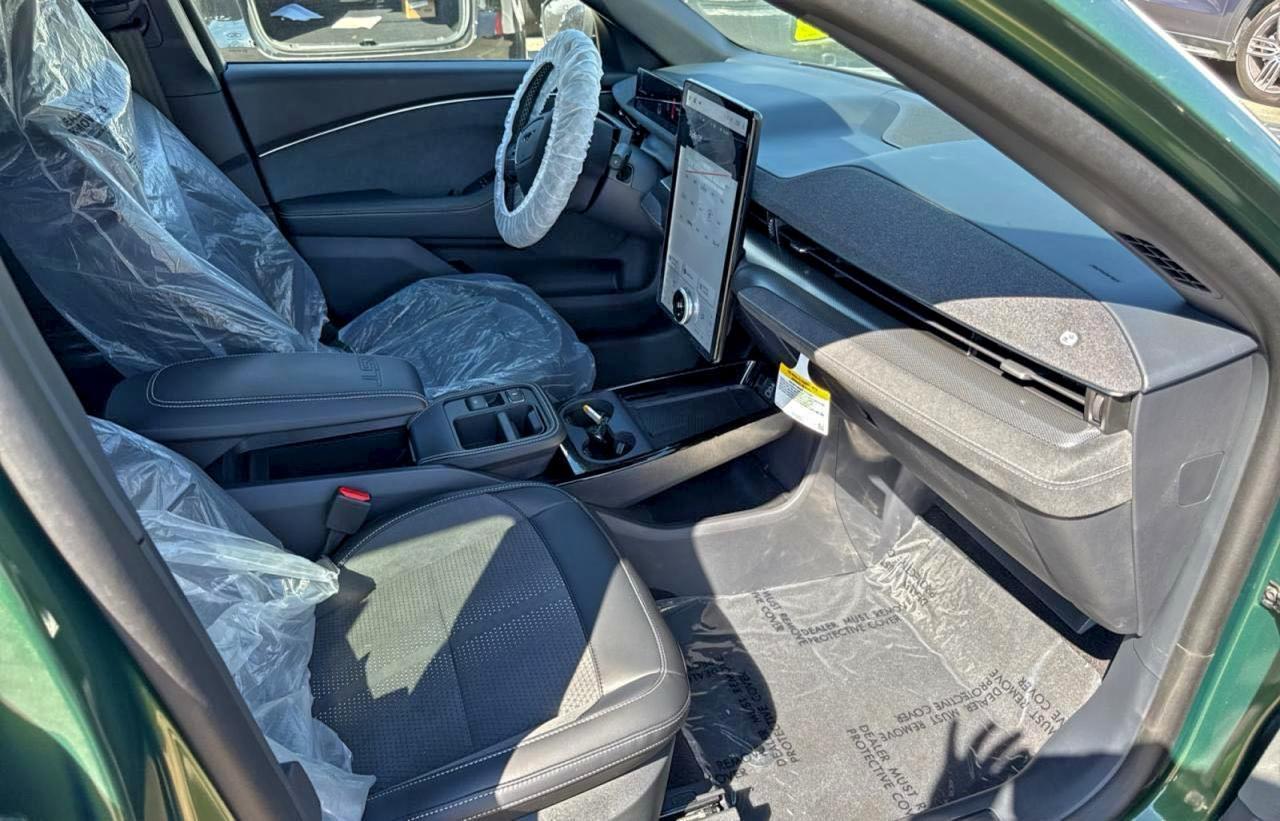 2025 Ford Mustang Mach-E - zdjęcie 5