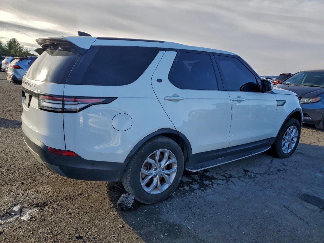 2019 Land Rover Discovery - zdjęcie 3