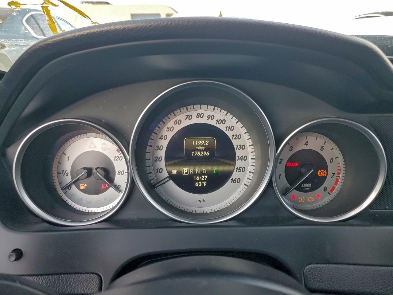 2013 Mercedes-Benz C 250 - zdjęcie 9