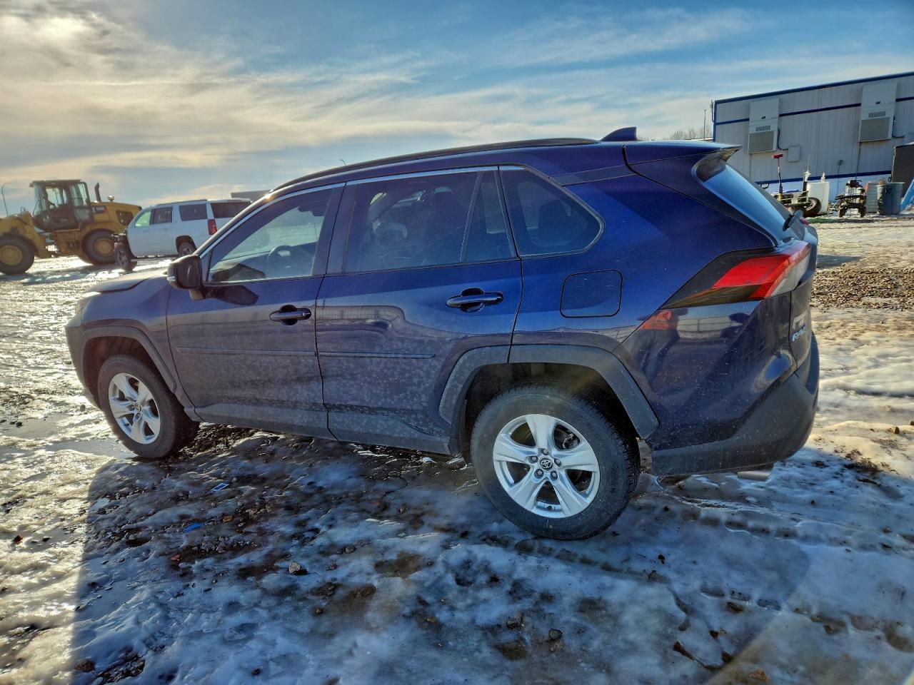 2021 Toyota Rav4 Xle - zdjęcie 2
