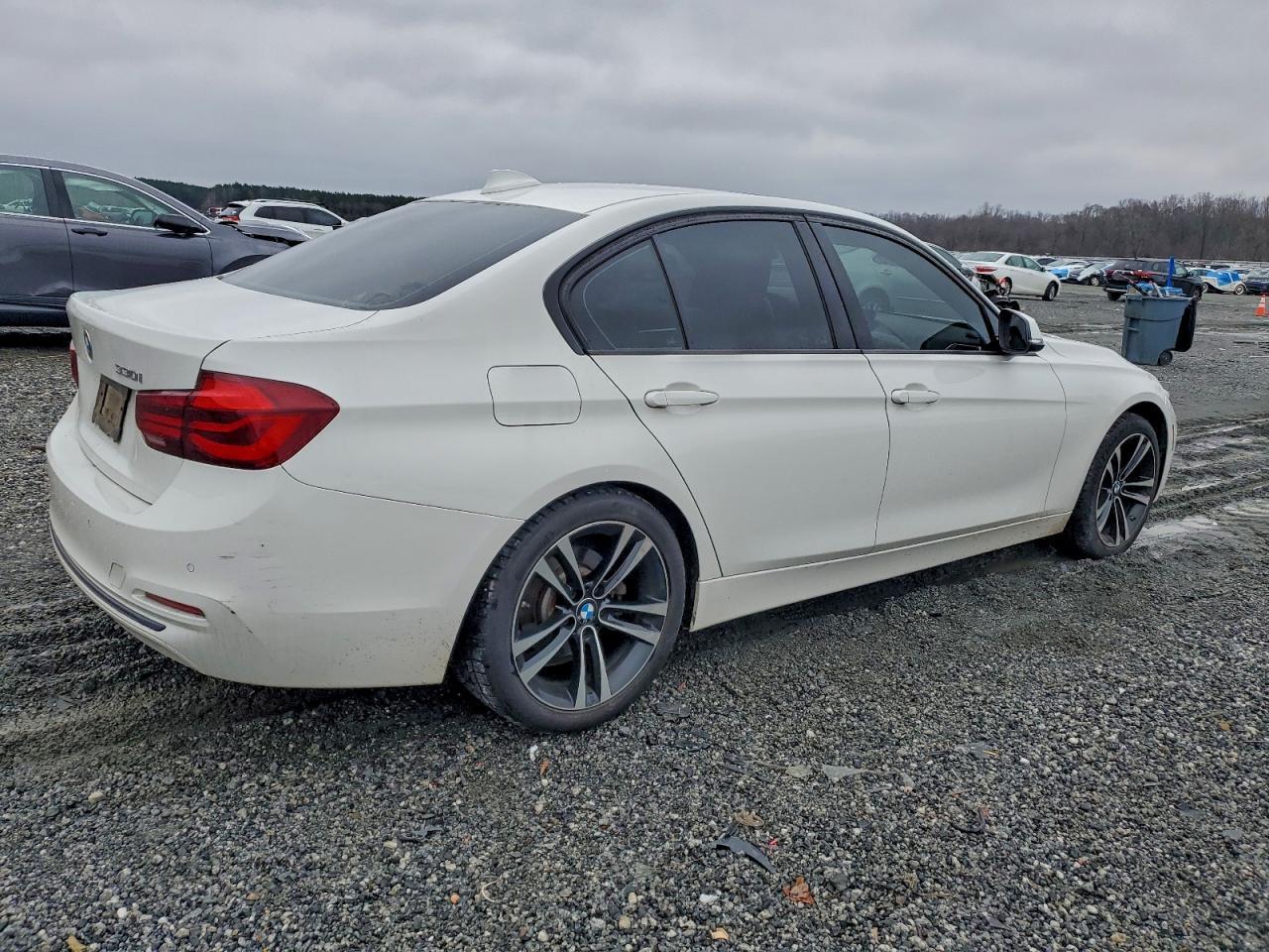 2018 BMW 330 I - zdjęcie 3
