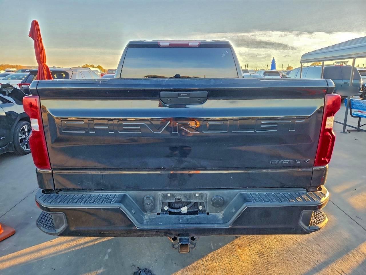 2021 Chevrolet Silverado K1500 Custom - zdjęcie 6