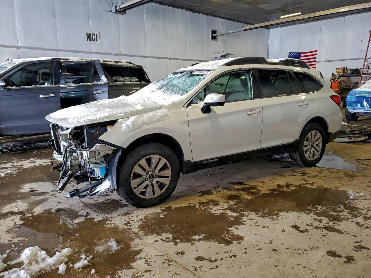 2017 Subaru Outback - zdjęcie główne