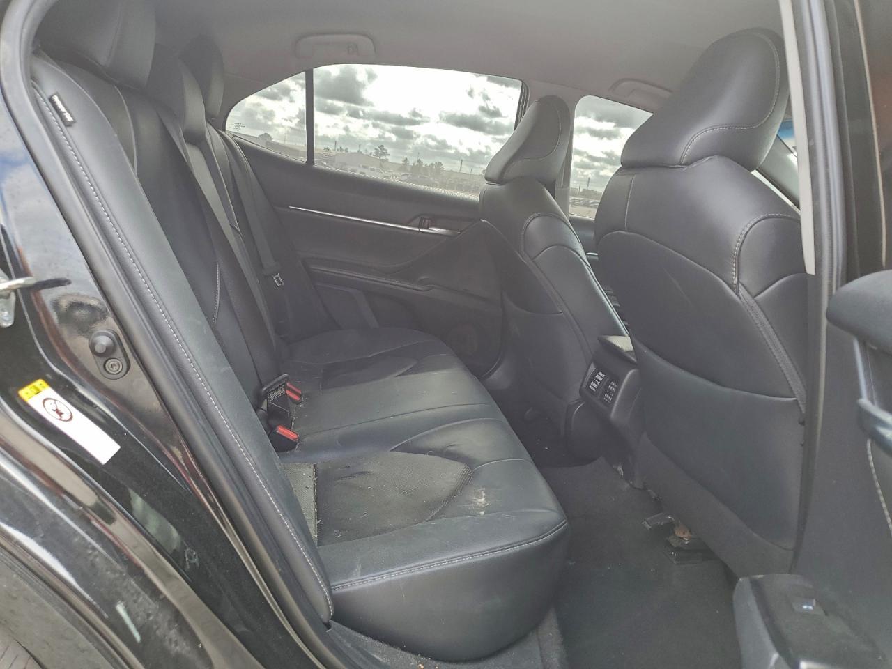2018 Toyota Camry Xse - zdjęcie 10