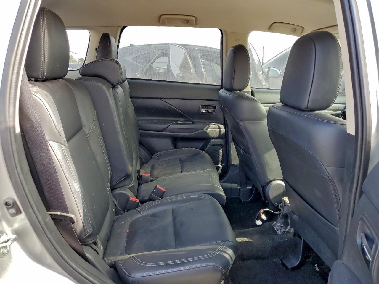 2020 Mitsubishi Outlander Se - zdjęcie 10