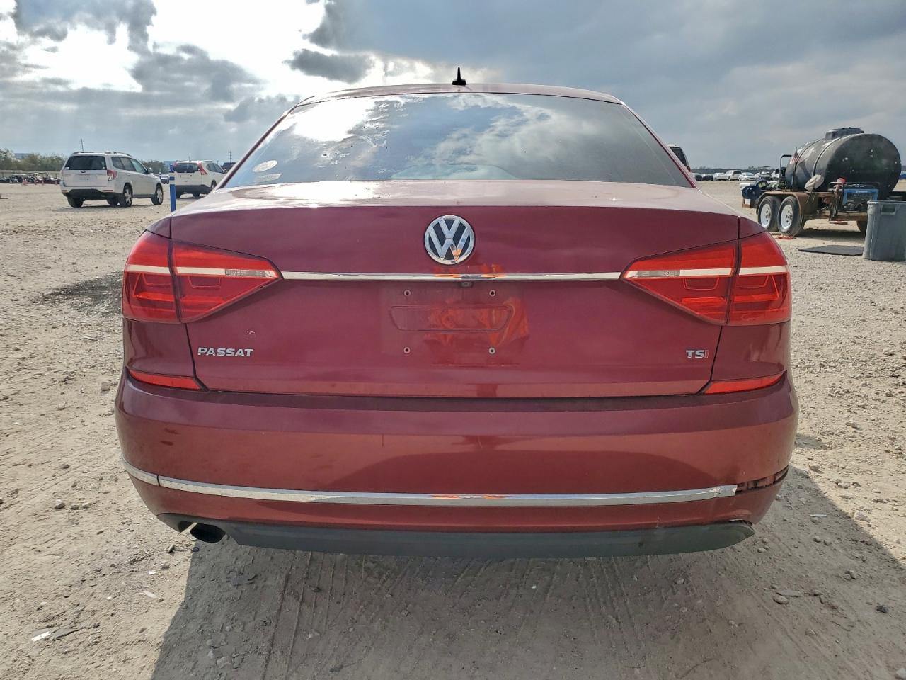 2016 Volkswagen Passat S - zdjęcie 6