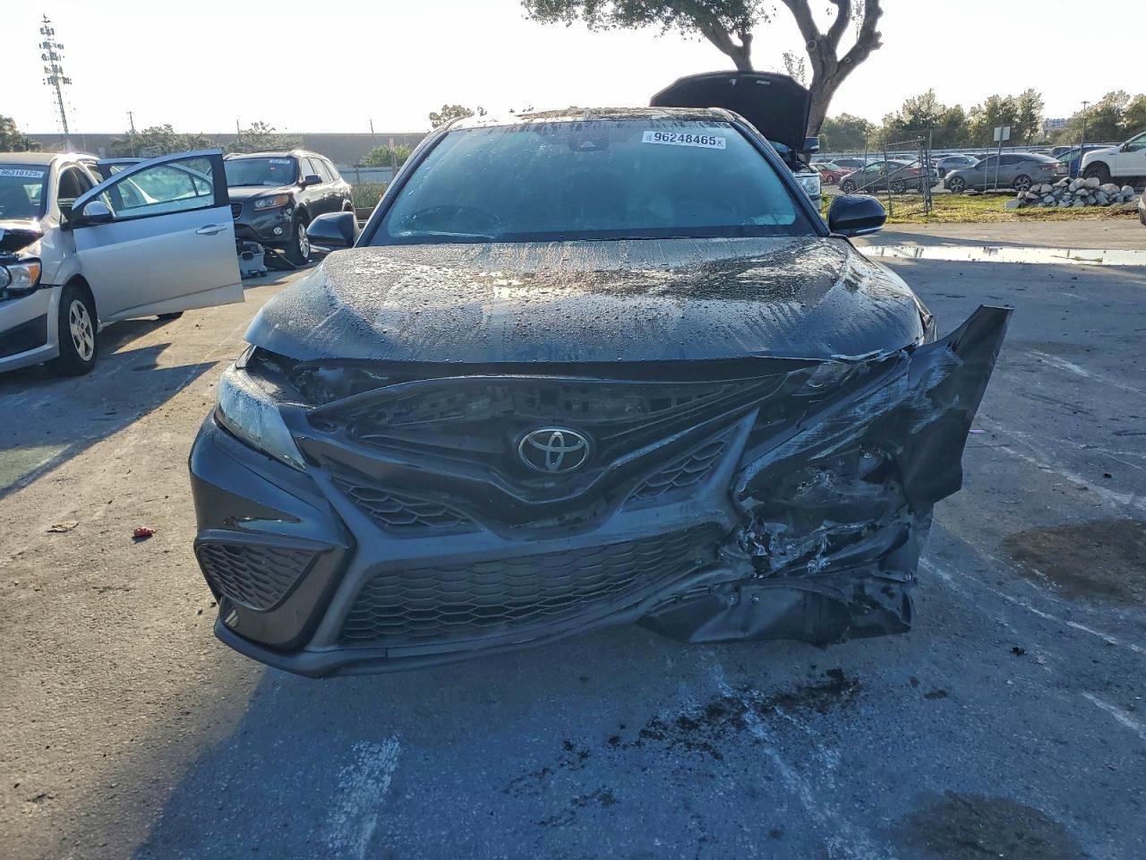 2022 Toyota Camry Se - zdjęcie 5