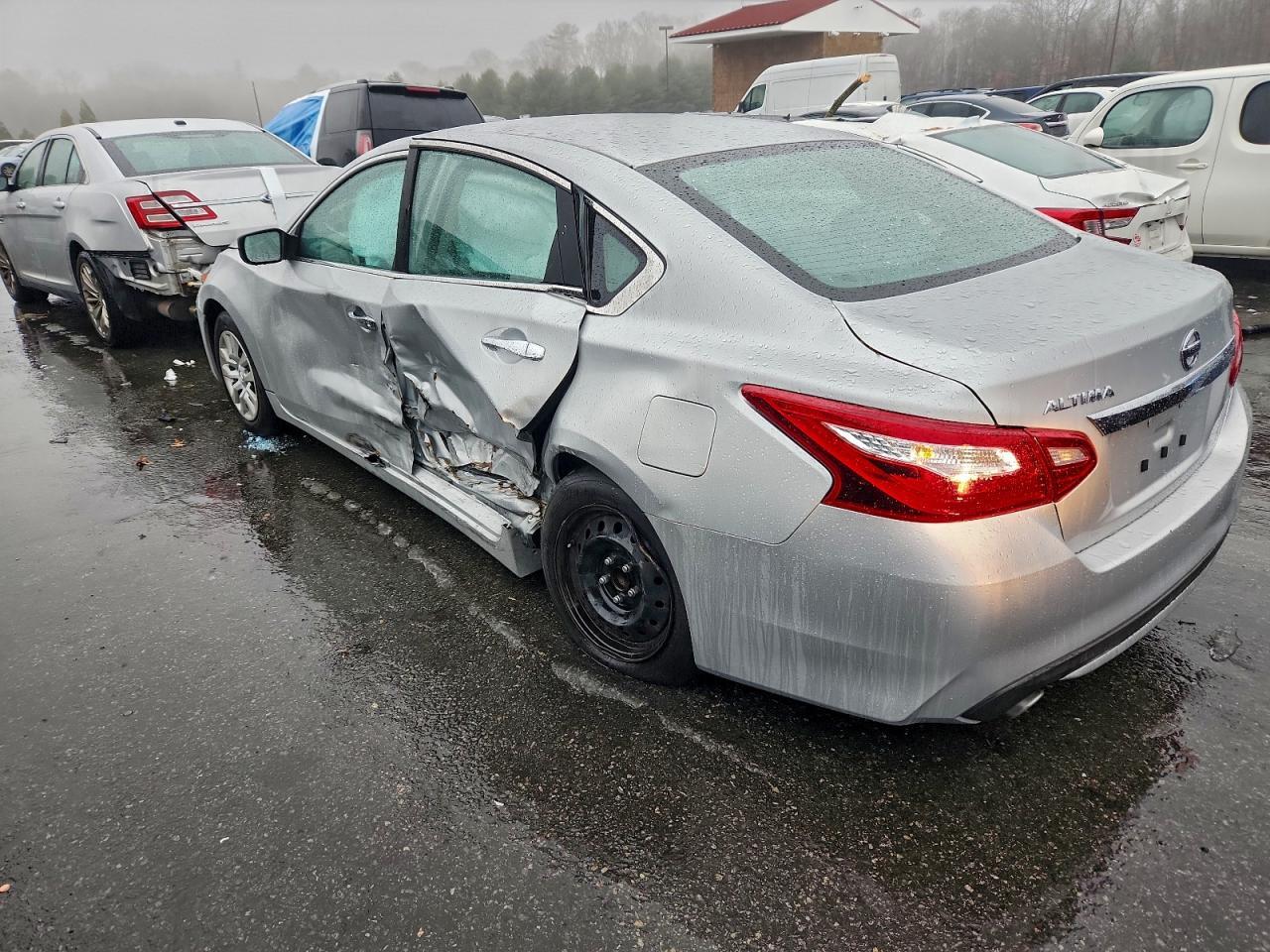 2017 Nissan Altima 2.5 - zdjęcie 2