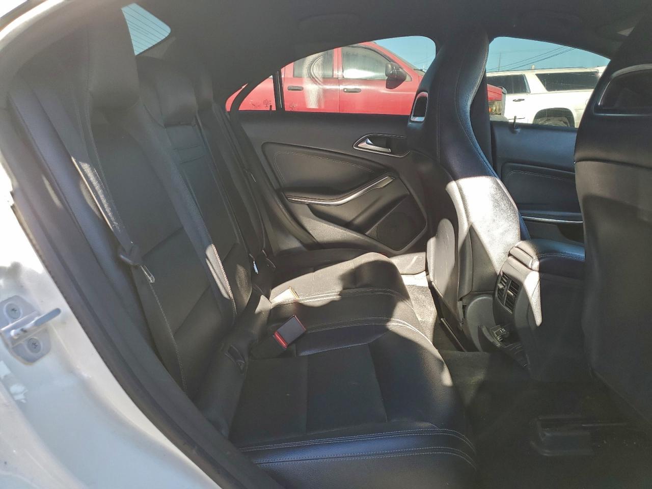 2017 Mercedes-Benz Cla 250 - zdjęcie 10