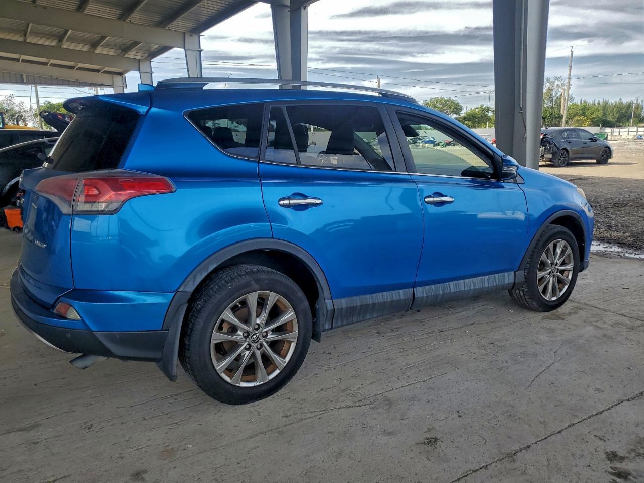 2016 Toyota Rav4 Limited - zdjęcie 3