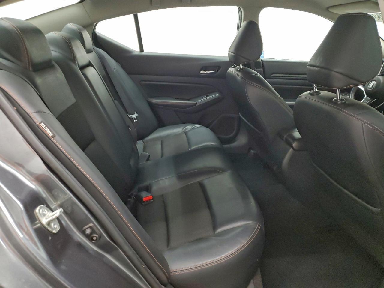 2021 Nissan Altima Sr - zdjęcie 10